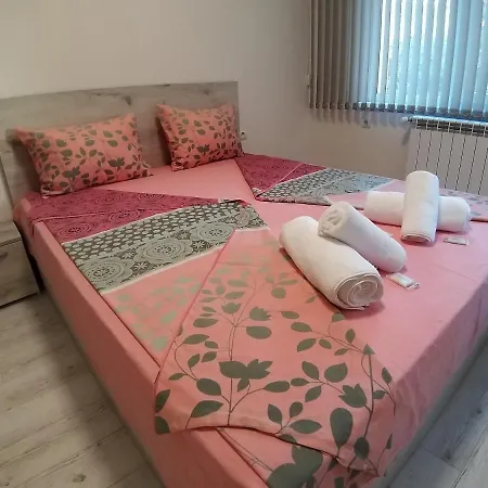Appartement трапезица скай *