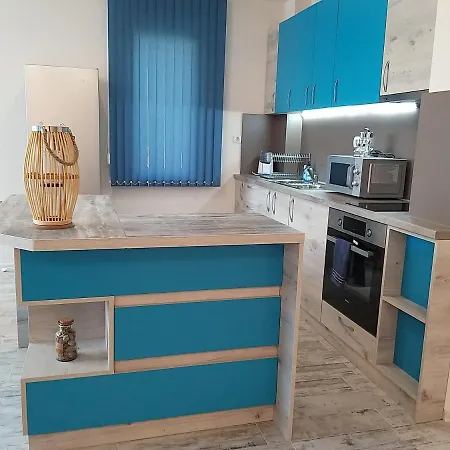 Appartement трапезица скай