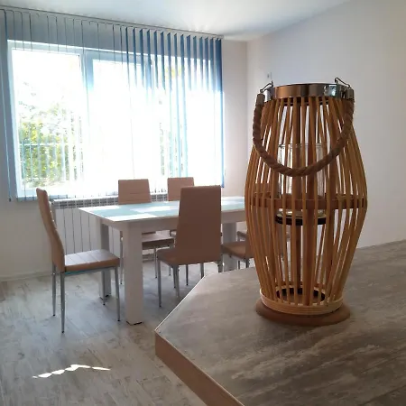 трапезица скай *